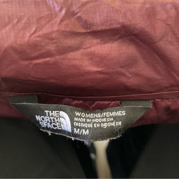 The North Face 550 Down jacket. EUC - Picture 4 of 7